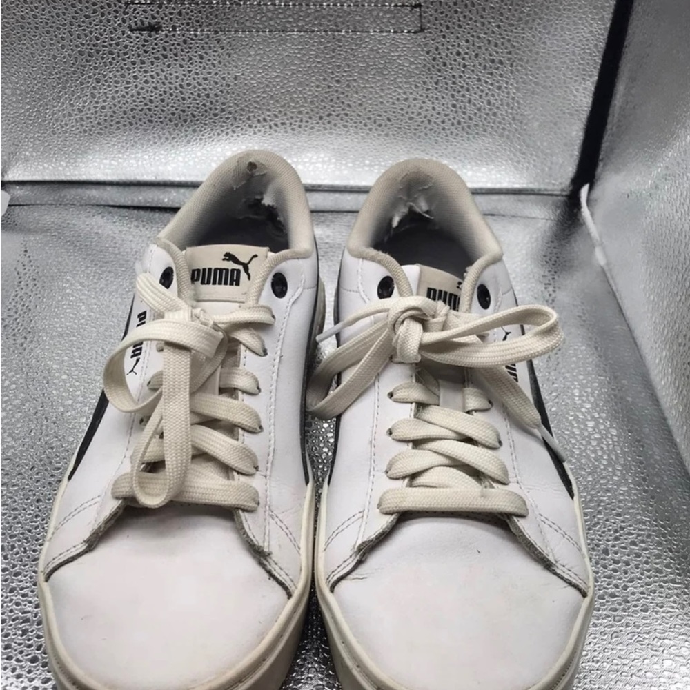 Puma Classic Womens Sneakers Size 8 Athletic Shoes